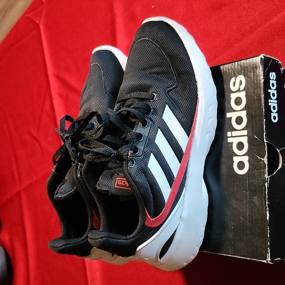 Adidas - Picture 3 of 10